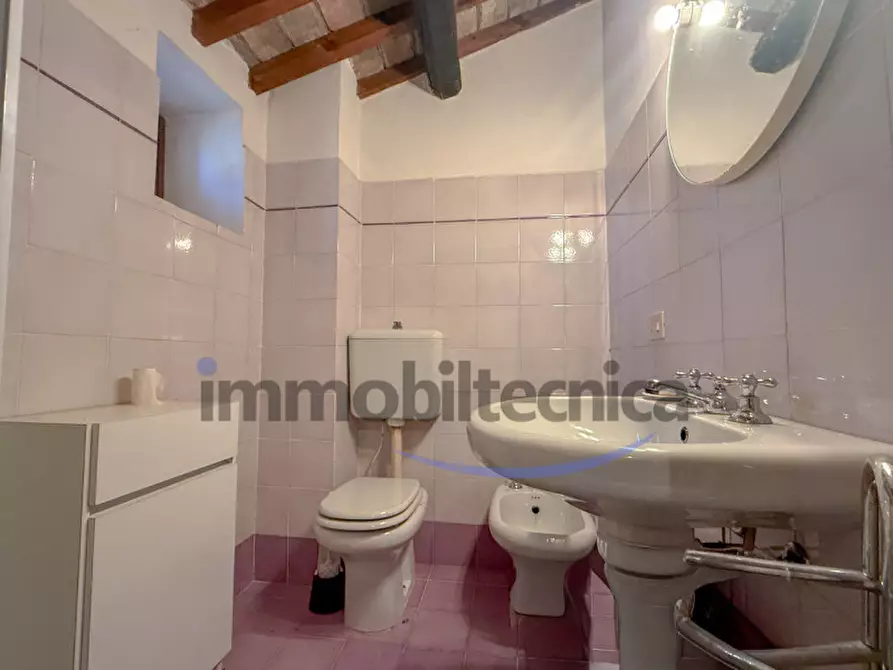 Immagine 25 di Villa in vendita  in Tregozzano a Arezzo