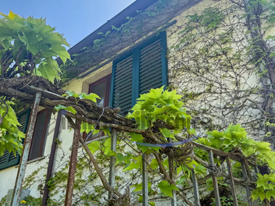 Immagine 30 di Villa in vendita  in Tregozzano a Arezzo