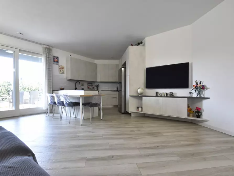 Immagine 2 di Appartamento in vendita  in via 11 aprile 1848 22 a Castelnuovo Del Garda