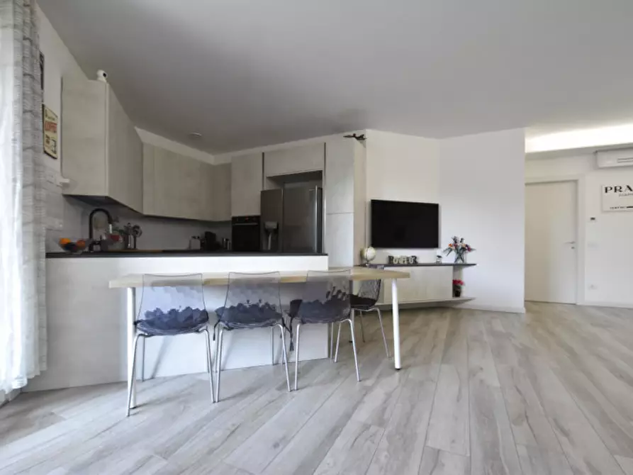Immagine 10 di Appartamento in vendita  in via 11 aprile 1848 22 a Castelnuovo Del Garda