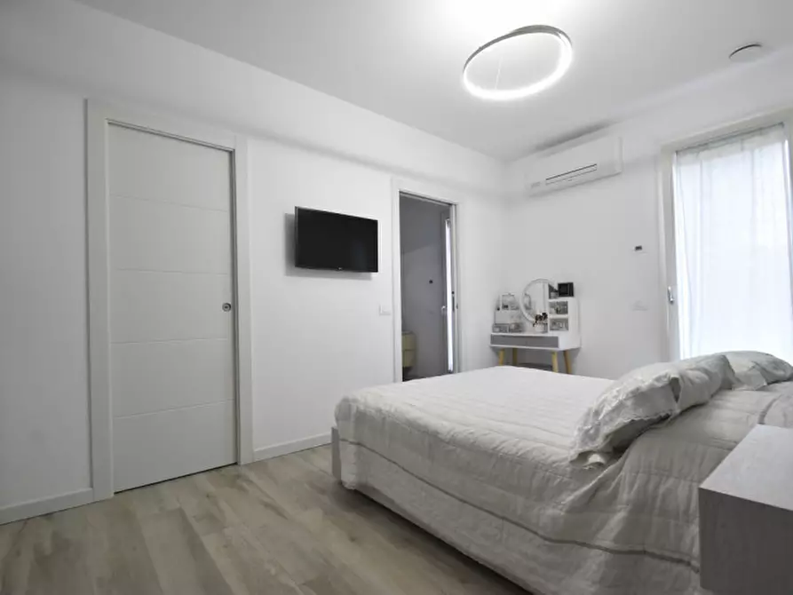Immagine 16 di Appartamento in vendita  in via 11 aprile 1848 22 a Castelnuovo Del Garda