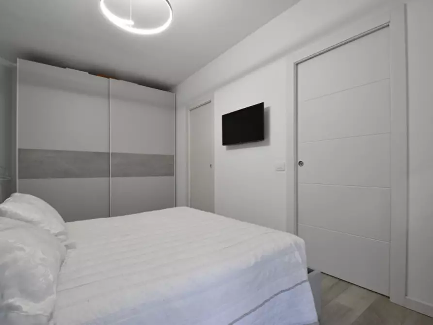 Immagine 18 di Appartamento in vendita  in via 11 aprile 1848 22 a Castelnuovo Del Garda
