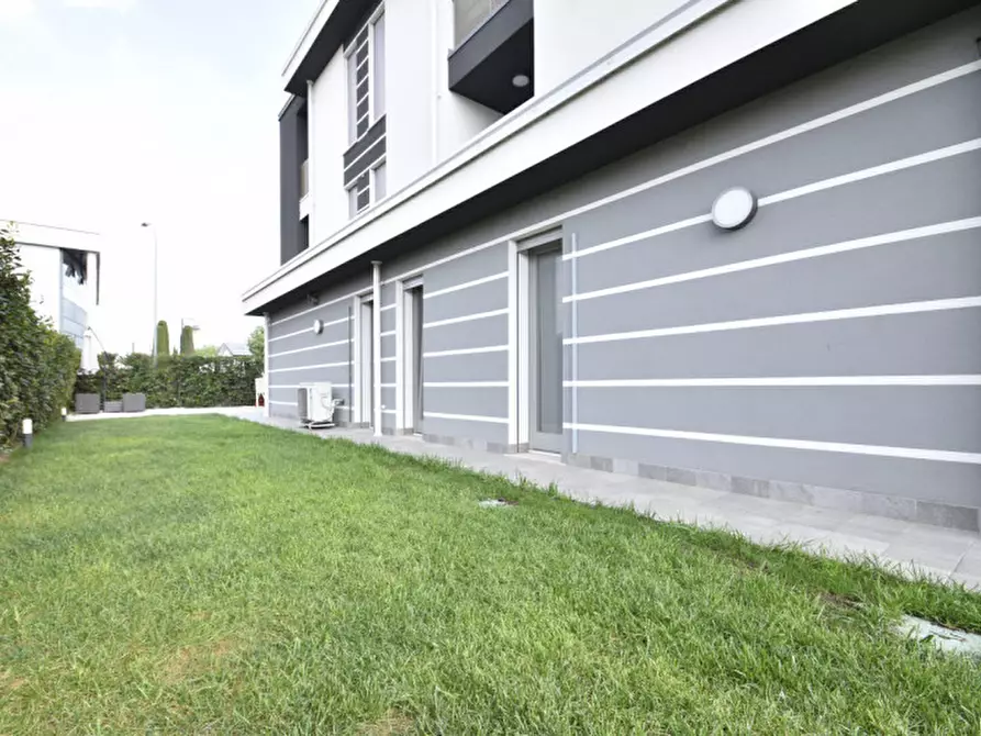 Immagine 29 di Appartamento in vendita  in via 11 aprile 1848 22 a Castelnuovo Del Garda