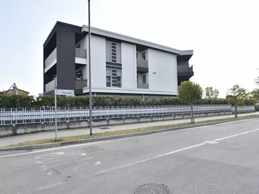 Immagine 39 di Appartamento in vendita  in via 11 aprile 1848 22 a Castelnuovo Del Garda