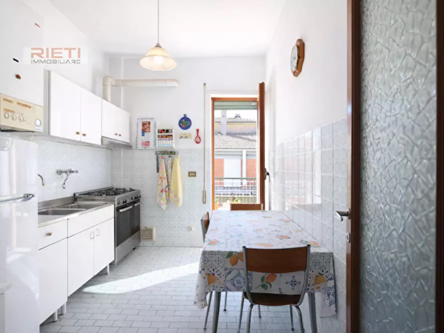 Immagine 8 di Appartamento in vendita  in Viale Duprè Theseider a Rieti