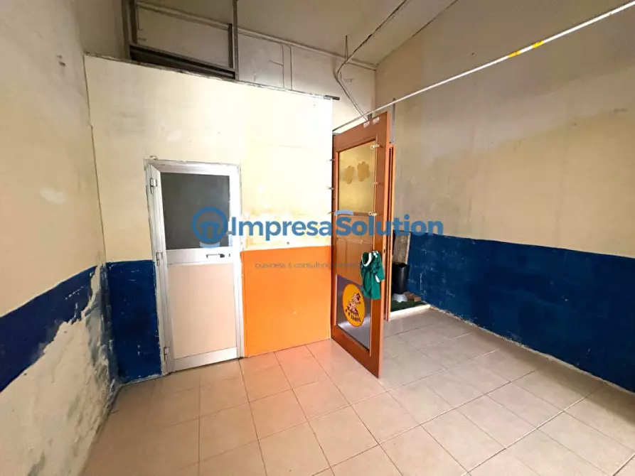 Immagine 13 di Negozio in affitto  in Via Lepanto a Napoli