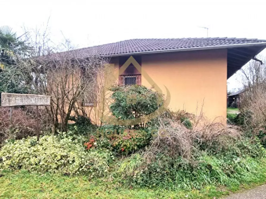 Immagine 3 di Villa in vendita  in Viale Agricoltura a Vigevano