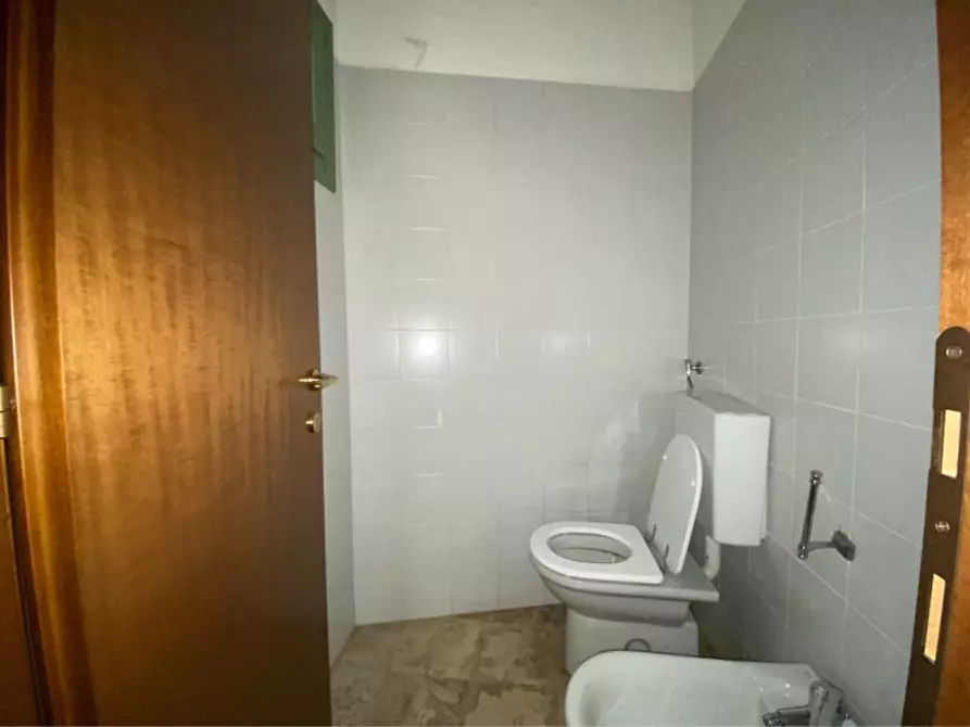 Immagine 4 di Ufficio in affitto  in Via Carlo Montanari a Mozzecane