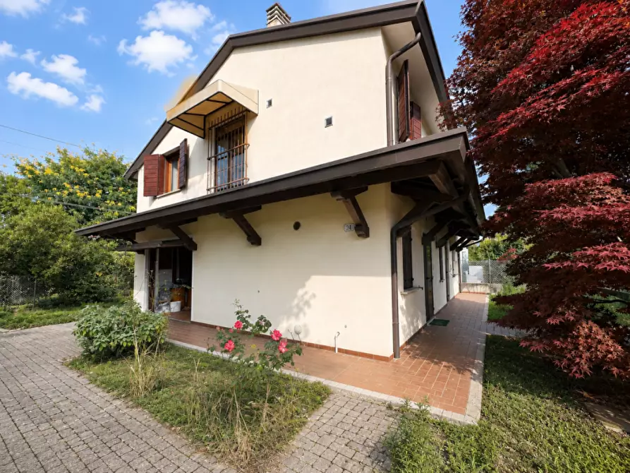 Immagine 1 di Casa bifamiliare in vendita  in Via Asiago a Padova