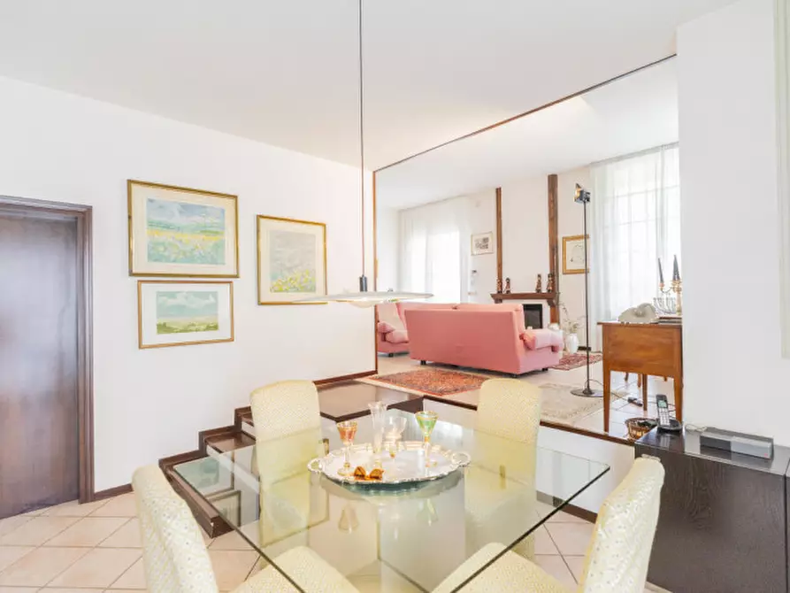 Immagine 1 di Villa in vendita  in Via Roma a Saonara