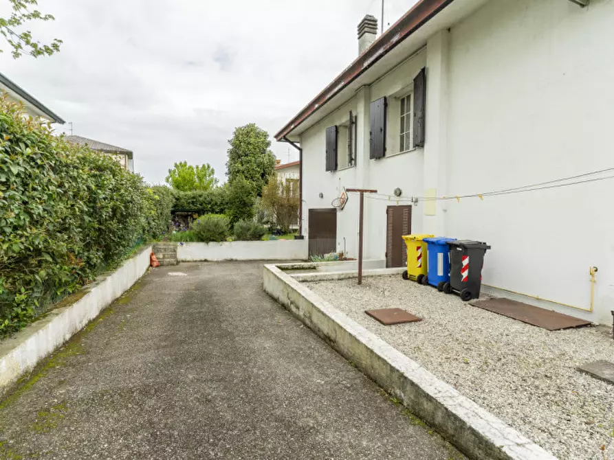 Immagine 31 di Villa in vendita  in Via Roma a Saonara