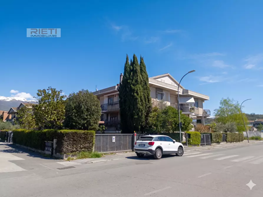 Immagine 29 di Casa quadrifamiliare in vendita  in Via Renzo De Felice a Rieti