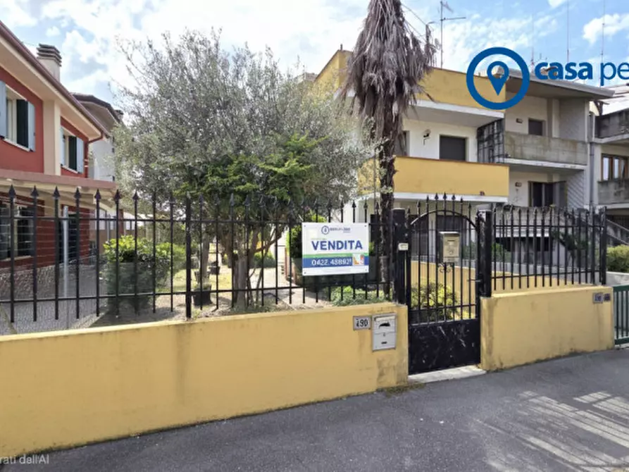Immagine 1 di Casa bifamiliare in vendita  in Via Giacomo Matteotti 490 a Lusia