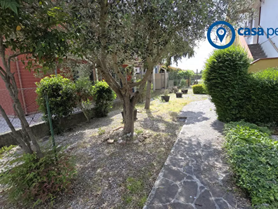 Immagine 3 di Casa bifamiliare in vendita  in Via Giacomo Matteotti 490 a Lusia