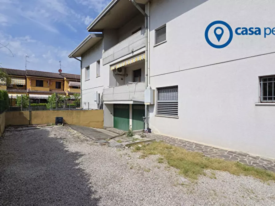 Immagine 5 di Casa bifamiliare in vendita  in Via Giacomo Matteotti 490 a Lusia