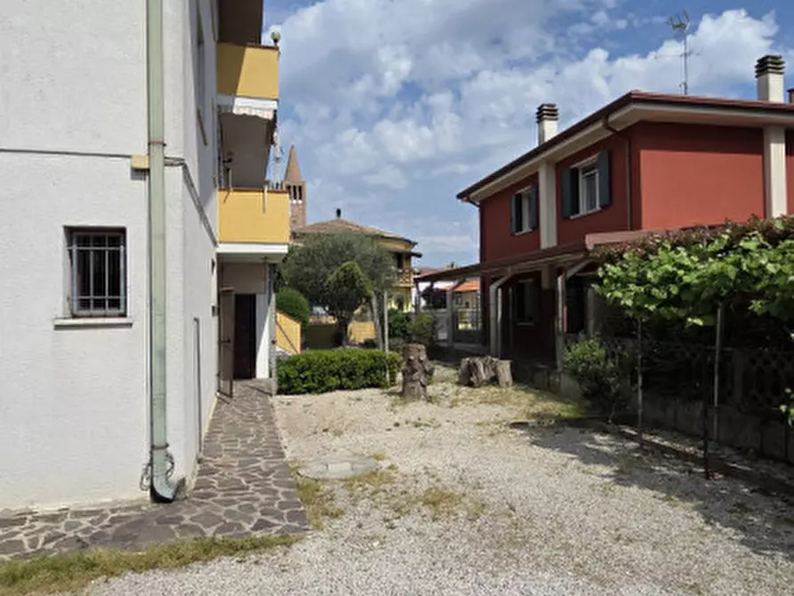 Immagine 6 di Casa bifamiliare in vendita  in Via Giacomo Matteotti 490 a Lusia