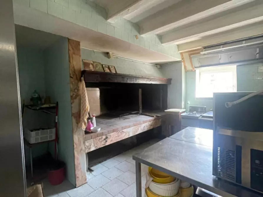 Immagine 11 di Attività commerciale in vendita  in Via Cogolo Destro a Montegrotto Terme