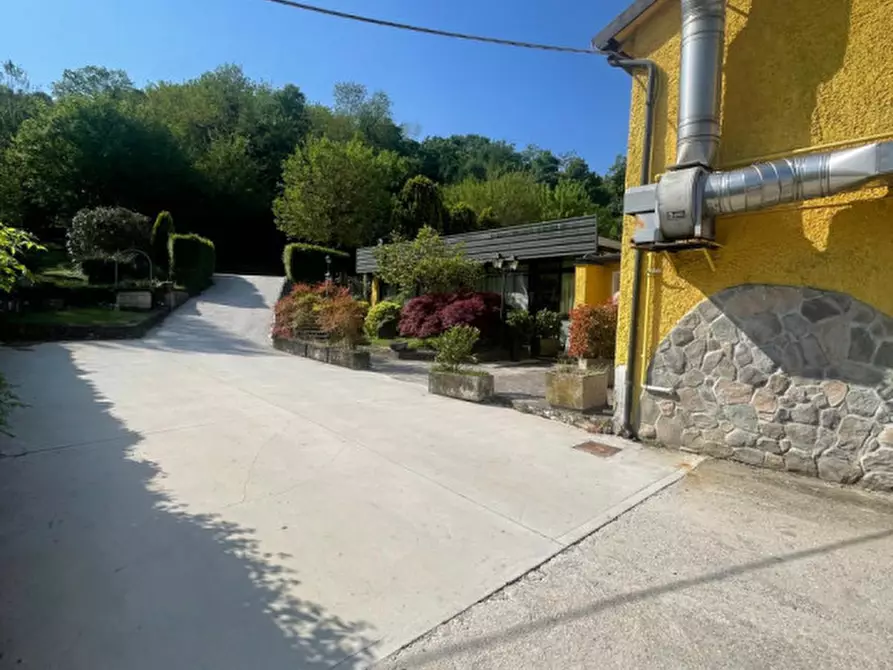 Immagine 19 di Attività commerciale in affitto  in Via Cogolo Destro a Montegrotto Terme