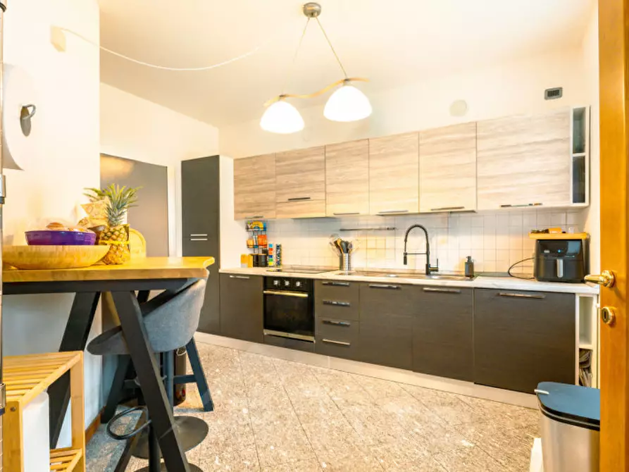 Immagine 6 di Villa in vendita  in Via Gabbio n. 11 a Casale Corte Cerro