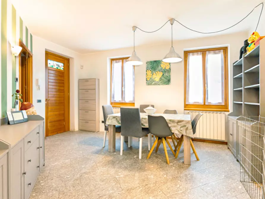 Immagine 9 di Villa in vendita  in Via Gabbio n. 11 a Casale Corte Cerro