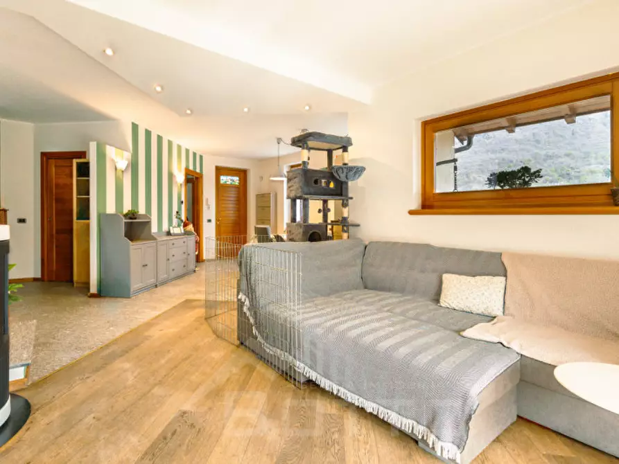 Immagine 10 di Villa in vendita  in Via Gabbio n. 11 a Casale Corte Cerro