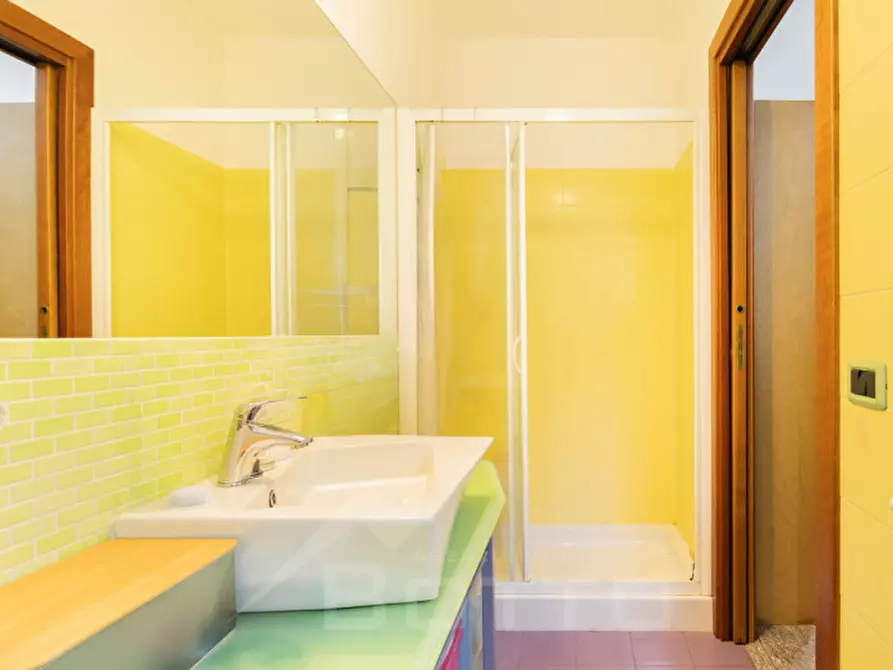 Immagine 13 di Villa in vendita  in Via Gabbio n. 11 a Casale Corte Cerro