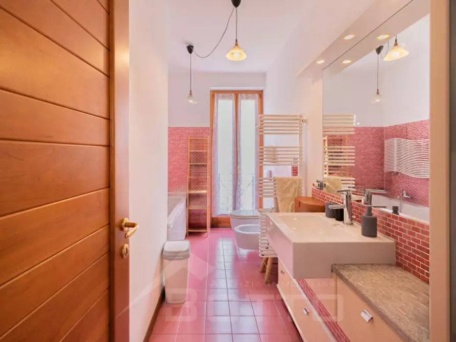 Immagine 28 di Villa in vendita  in Via Gabbio n. 11 a Casale Corte Cerro