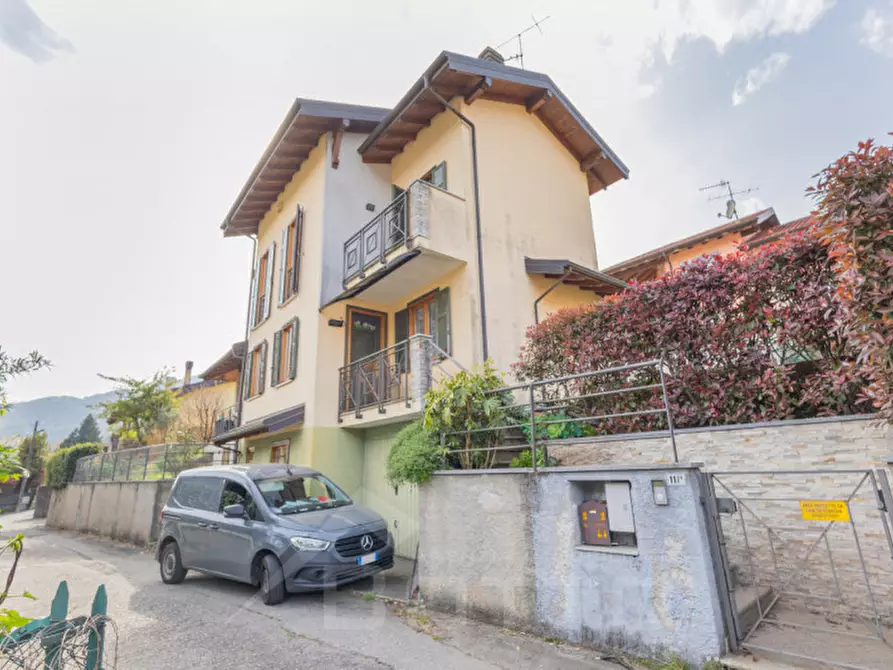 Immagine 38 di Villa in vendita  in Via Gabbio n. 11 a Casale Corte Cerro