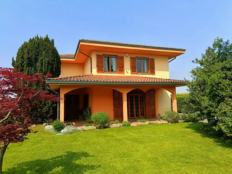 Immagine 1 di Villa in vendita  in Strada Villabella 10 a Giarole