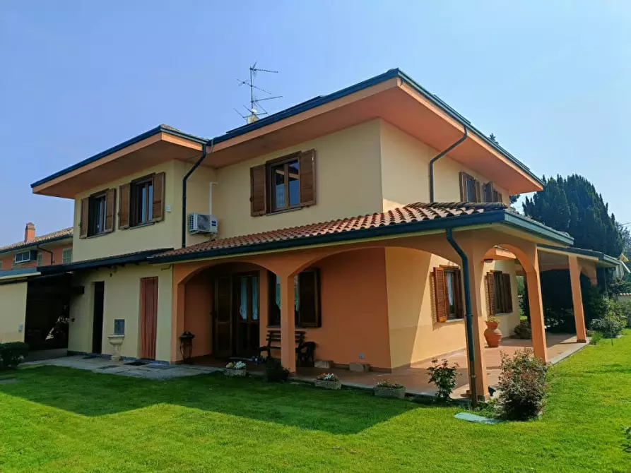 Immagine 3 di Villa in vendita  in Strada Villabella 10 a Giarole