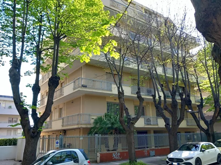 Immagine 2 di Appartamento in vendita  in Viale Regina Elena, 78 a Pescara
