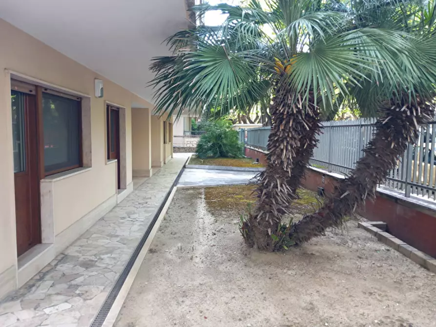 Immagine 11 di Appartamento in vendita  in Viale Regina Elena, 78 a Pescara