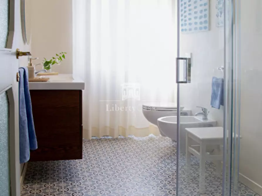 Immagine 14 di Appartamento in affitto  in Piazza Vittorio Emanuele II a Salò