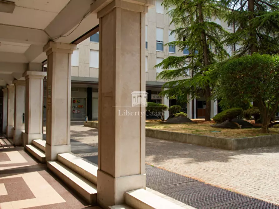 Immagine 18 di Appartamento in affitto  in Piazza Vittorio Emanuele II a Salò