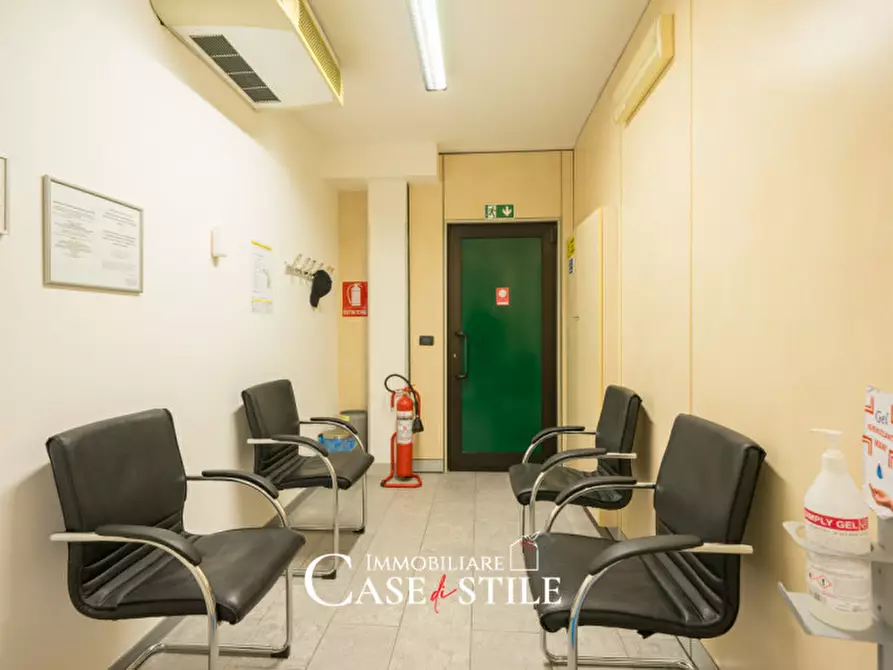 Immagine 22 di Ufficio in vendita  a La Spezia