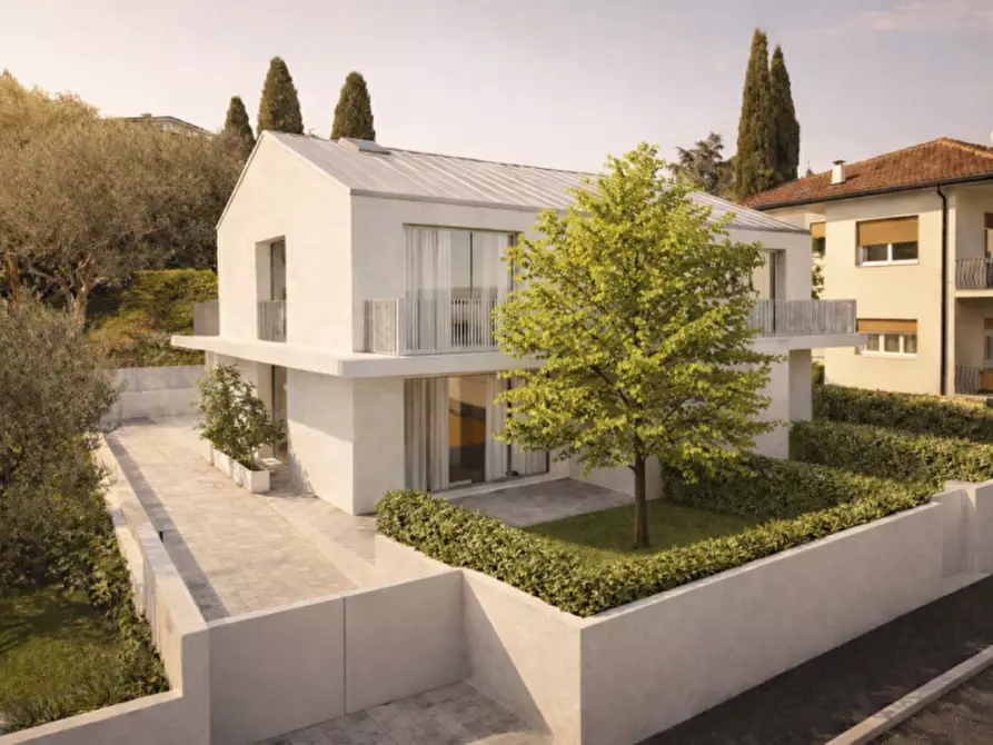 Immagine 2 di Casa bifamiliare in vendita  in Via Colbacchini a Bassano Del Grappa