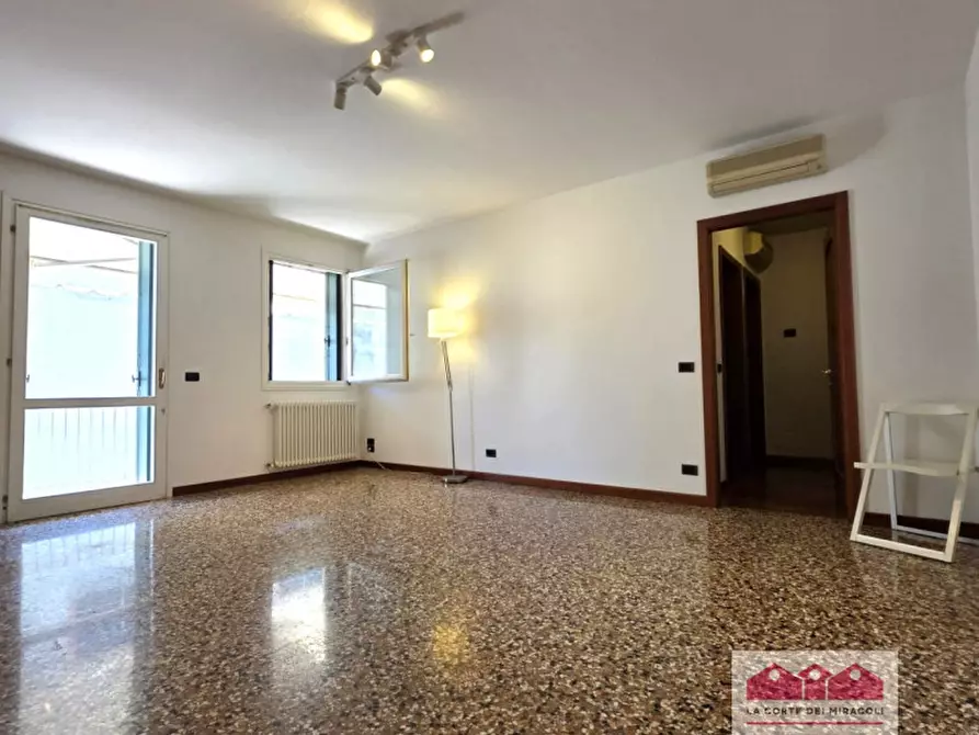 Immagine 3 di Appartamento in vendita  in Via Nino Bixio a Vicenza