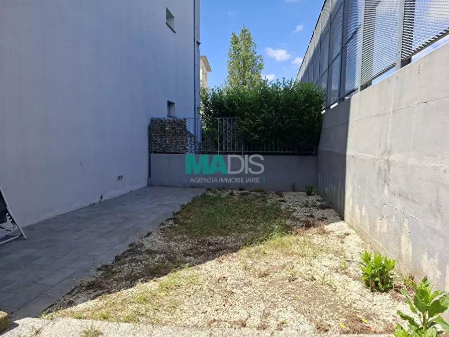 Immagine 5 di Appartamento in vendita  in Via Marco Roncioni a Prato
