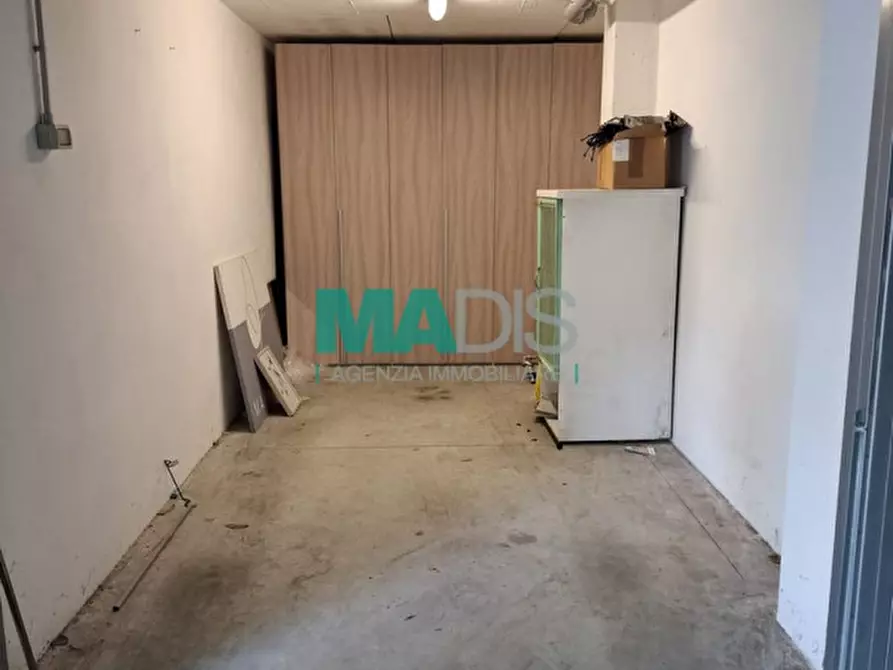 Immagine 10 di Appartamento in vendita  in Via Marco Roncioni a Prato