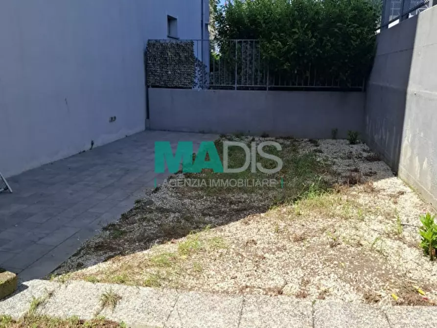 Immagine 15 di Appartamento in vendita  in Via Marco Roncioni a Prato