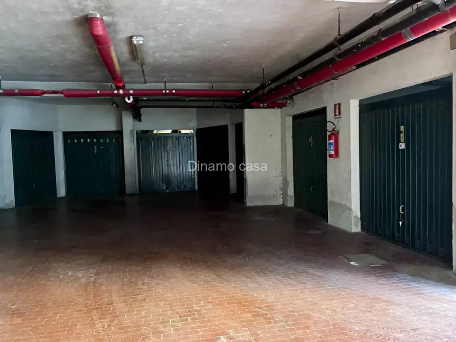 Immagine 9 di Garage in vendita  in Via Frà Bartolomeo a Prato