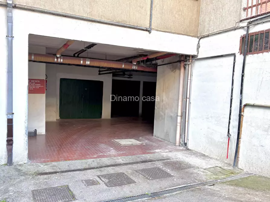 Immagine 11 di Garage in vendita  in Via Frà Bartolomeo a Prato