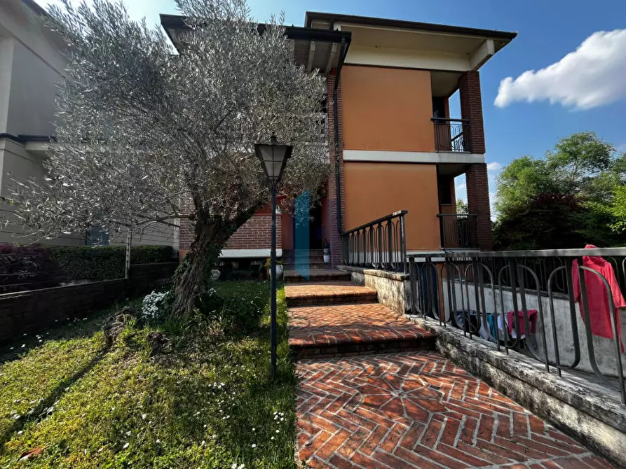 Immagine 1 di Casa bifamiliare in vendita  in Via Don Giuseppe Potieri 2 a Barbariga
