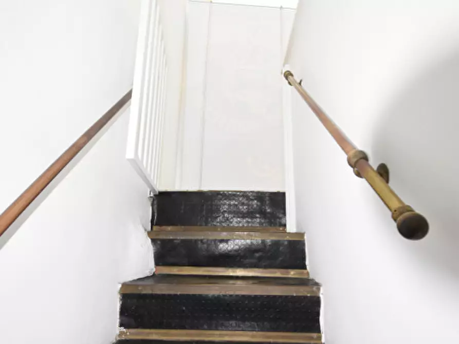 Immagine 32 di Negozio in vendita  in Via Luigi Santini a Roma