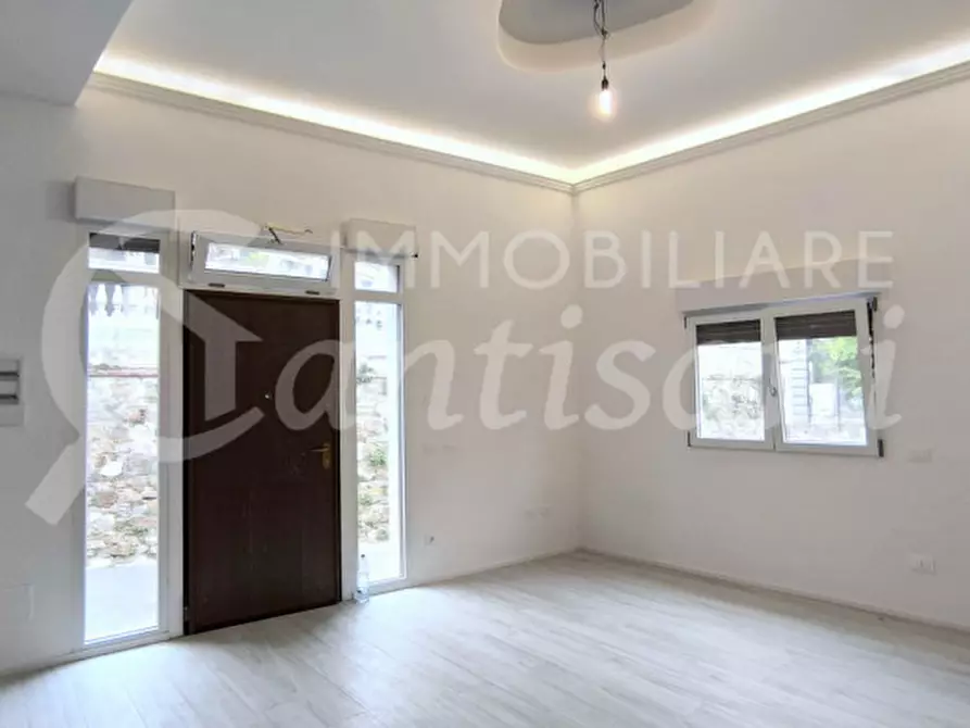 Immagine 5 di Appartamento in vendita  in Via Giosuè Carducci a Signa