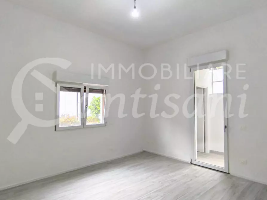 Immagine 11 di Appartamento in vendita  in Via Giosuè Carducci a Signa