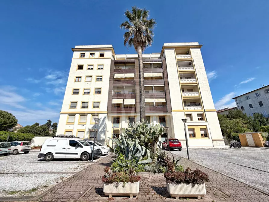 Immagine 25 di Appartamento in vendita  in Via Ricasoli 96 a Livorno