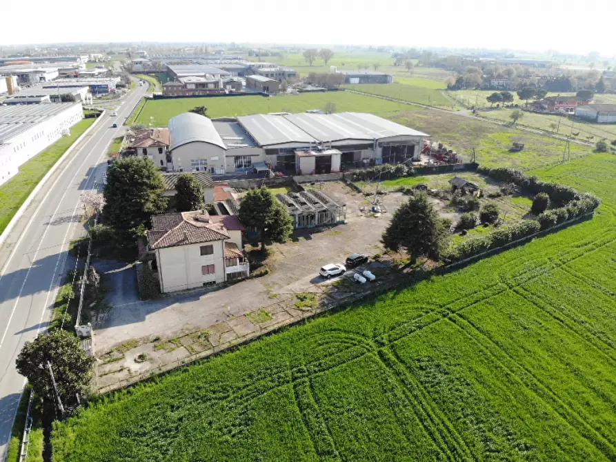 Immagine 4 di Palazzo in vendita  a Carpenedolo
