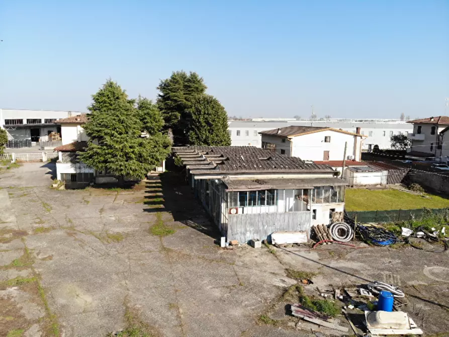 Immagine 12 di Palazzo in vendita  a Carpenedolo