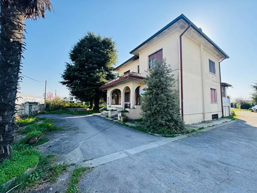 Immagine 22 di Palazzo in vendita  a Carpenedolo